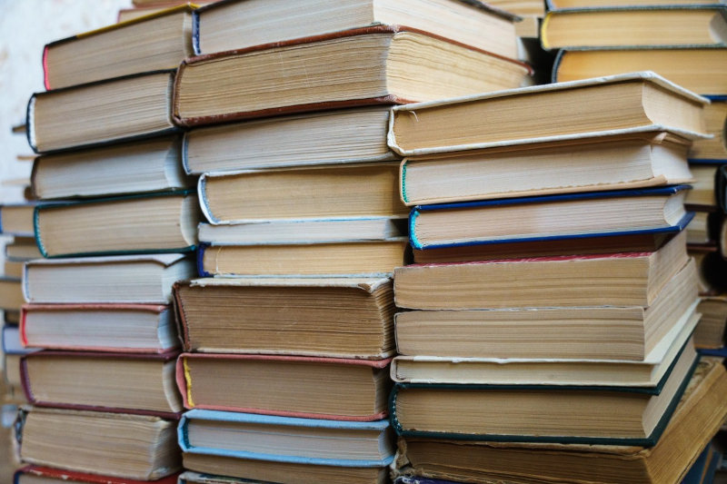 il-biblioterapie děti u stolu